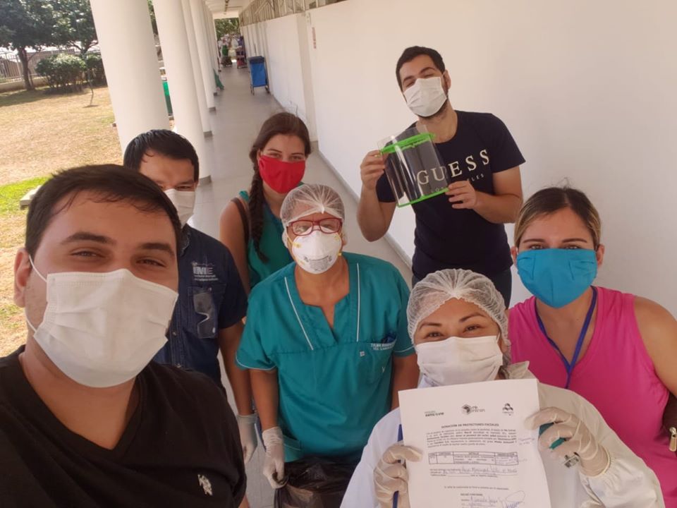 Graduados UPSA donaron  mascarillas a hospitales